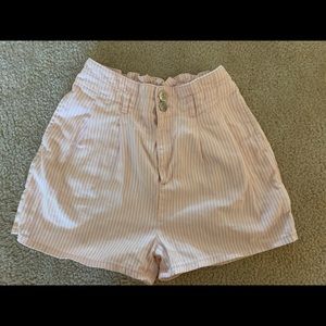URBAN OUTFITTERS SHORTS
